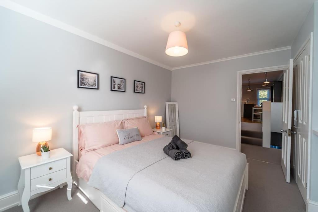 A Beautiful And Stylish 2 Bed Flat Close To Beach Борнмут Экстерьер фото