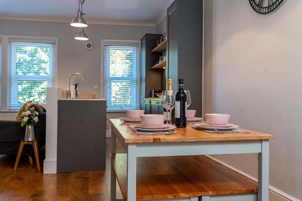 A Beautiful And Stylish 2 Bed Flat Close To Beach Борнмут Экстерьер фото