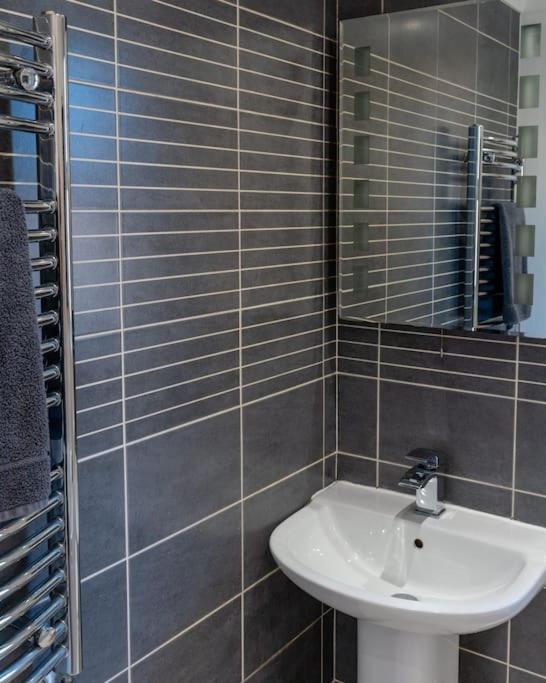 A Beautiful And Stylish 2 Bed Flat Close To Beach Борнмут Экстерьер фото