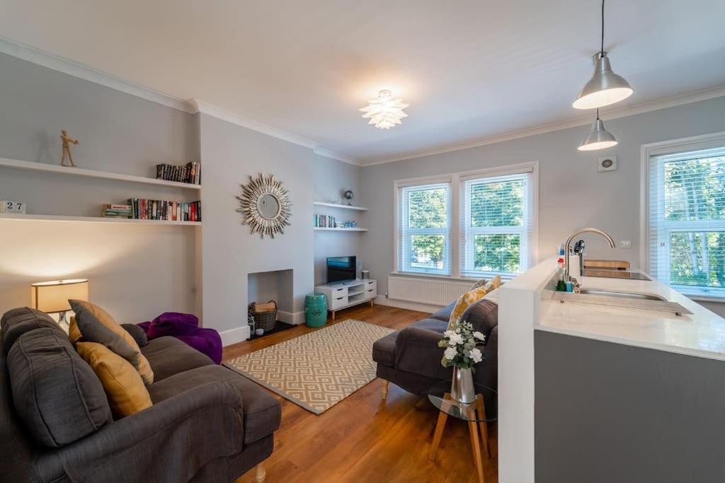 A Beautiful And Stylish 2 Bed Flat Close To Beach Борнмут Экстерьер фото