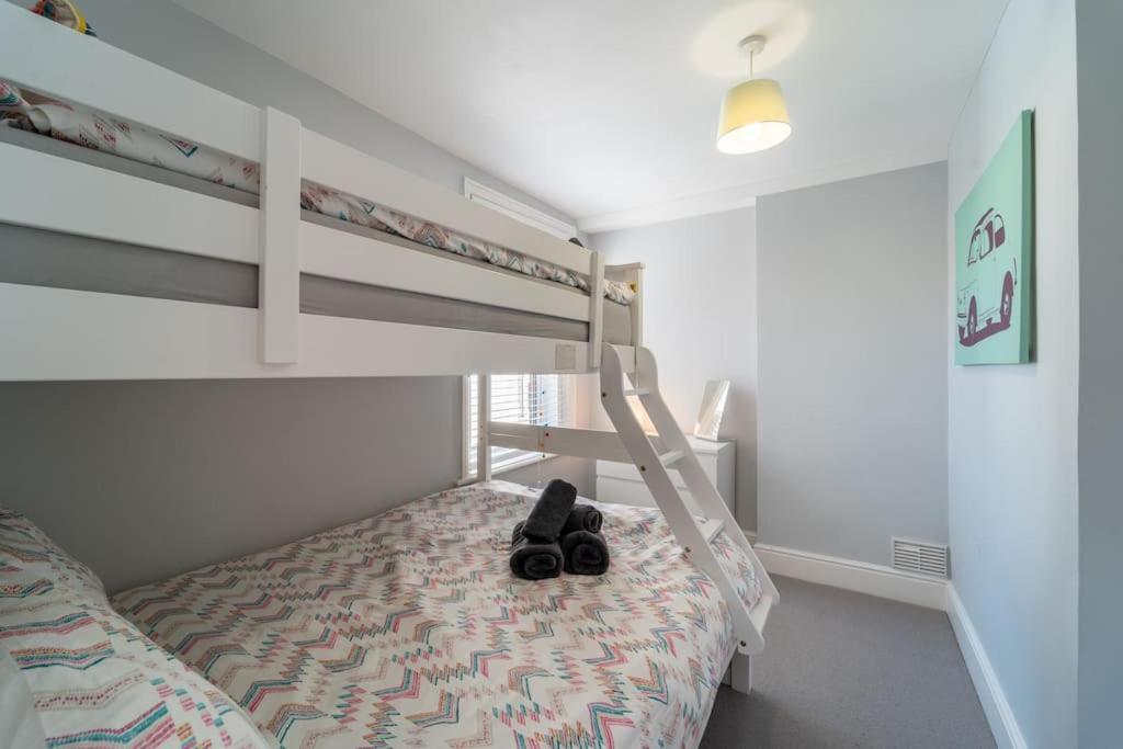 A Beautiful And Stylish 2 Bed Flat Close To Beach Борнмут Экстерьер фото